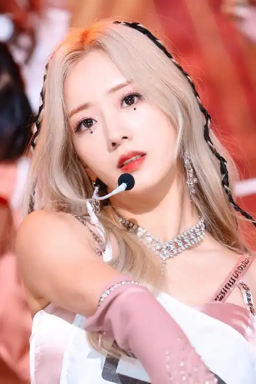 【官图】尹普美超话78#sparklingbomi#220302 sbs人