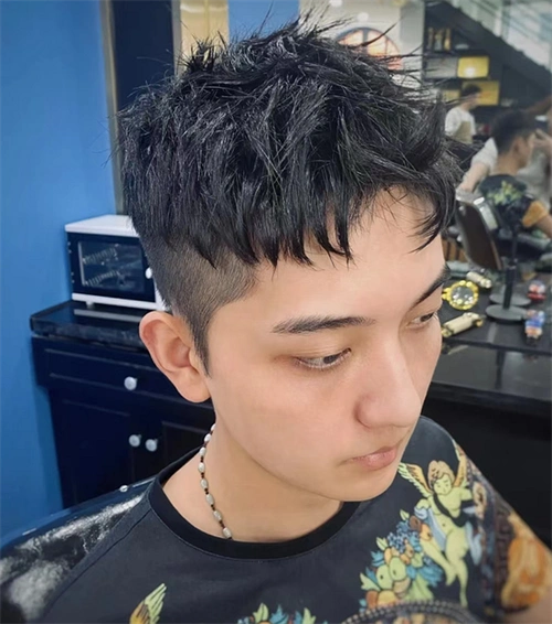 超人气碎盖头发型 清爽百搭男生短发_男士短发 - 美发站