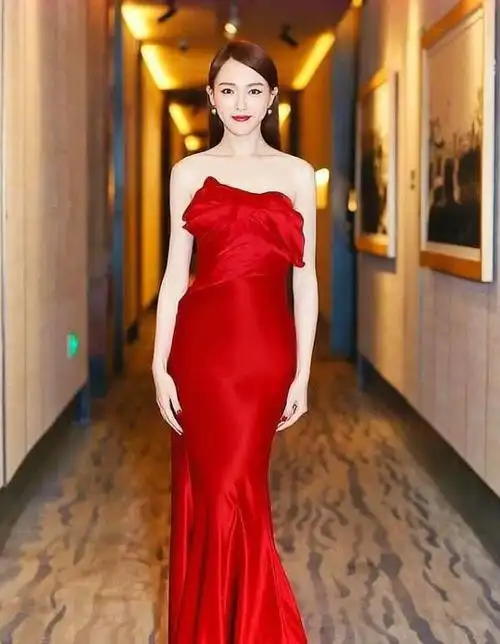 女明星晚礼服的样子真的好美范冰冰唐嫣佟丽娅谁更撩人
