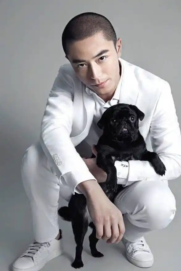 霍建华寸头造型