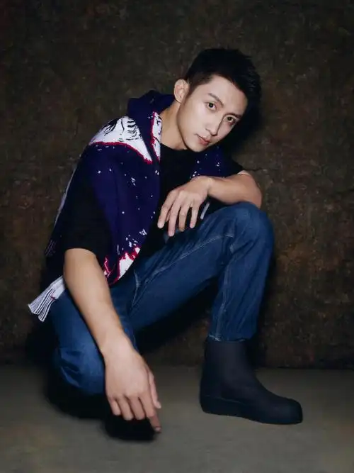 黄景瑜一起冬日出型