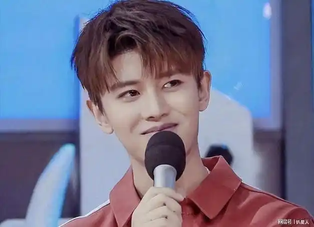 任嘉伦洗不白了!妻子孕期出轨网红,买廉价高铁座,住138元酒店