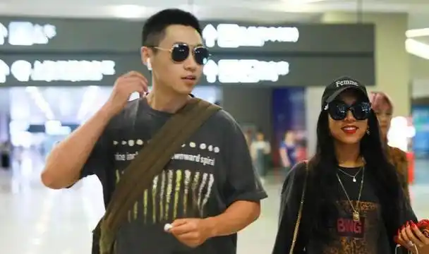 回顾:有一种"反差"叫吉克隽逸,成名前与成名后,差别太大了