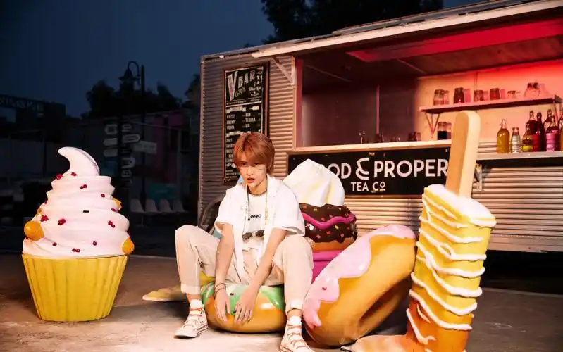 林凡新歌mv时尚海报图片,分享一组林凡图片给大家,图中的明星图片壁纸