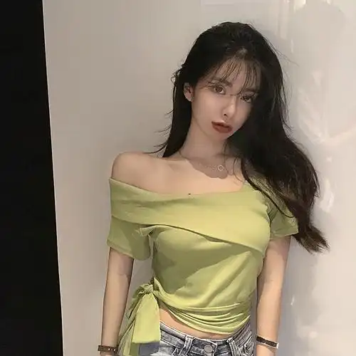 性感锁骨心机女2020新款洋气百搭露肩短袖t恤一字领斜肩绑带上衣