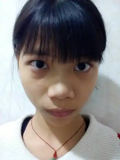 请问我是什么脸型?塌鼻子适合什么发型{唉,原谅我丑}