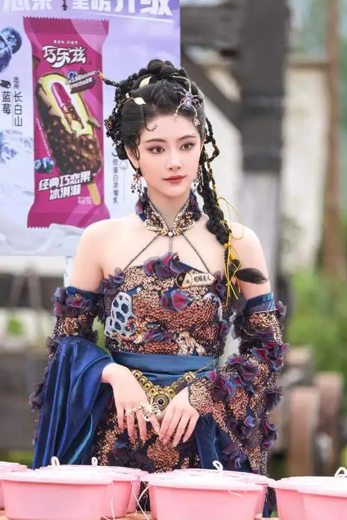 许佳琪 蛇蝎美人上线##许佳琪萌探4飞行嘉宾