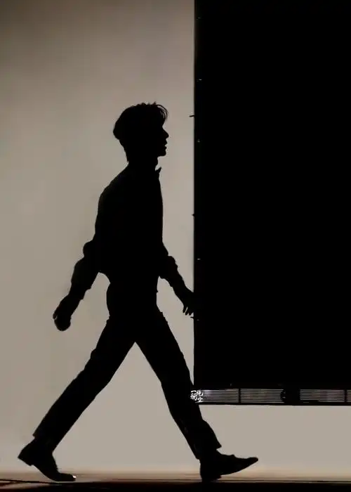 巨星就连影子都绝美#王一博