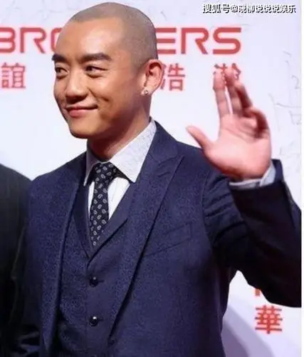 12 我要分享 彭于晏,其实刚出道时的彭于晏长得