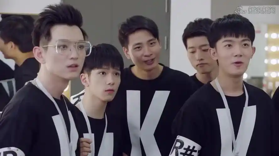 李现和杨紫在《亲爱的热爱的》中大秀恩爱拍摄花絮