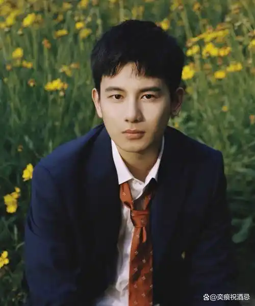 胡先煦弟弟吊威压被勒,他真的长大了!笑死,这还是那个小屁孩吗?