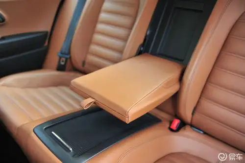 0t 至尊型后排扶手汽车图片-汽车图片大全】-易车