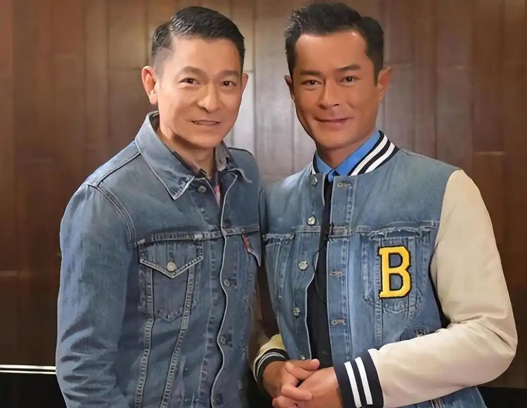 1981年,刘德华凭借一部《江湖再见》正式于香港出道.较为可惜的是,虽