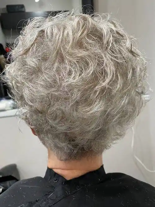 58到88的女性,发型这样剪,花白头发也很美_短发_的设计_造型