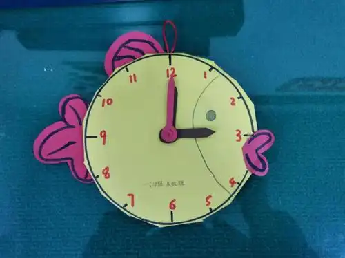 小小钟表的制作与展示
