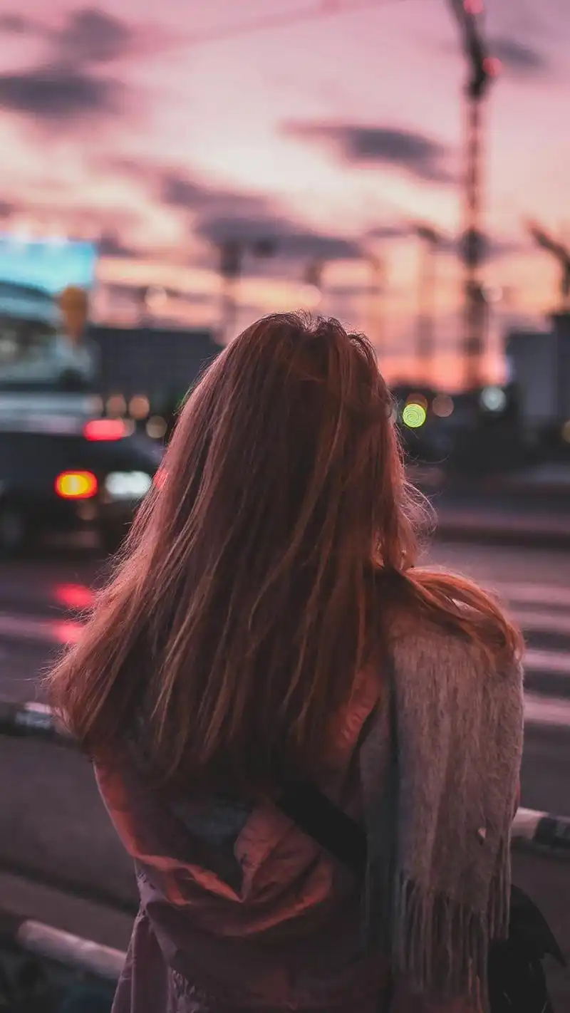 气质欧美美女背影个性,高清图片,手机锁屏桌面-壁纸族