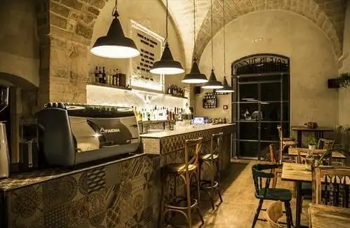 复古情调的意大利餐厅设计