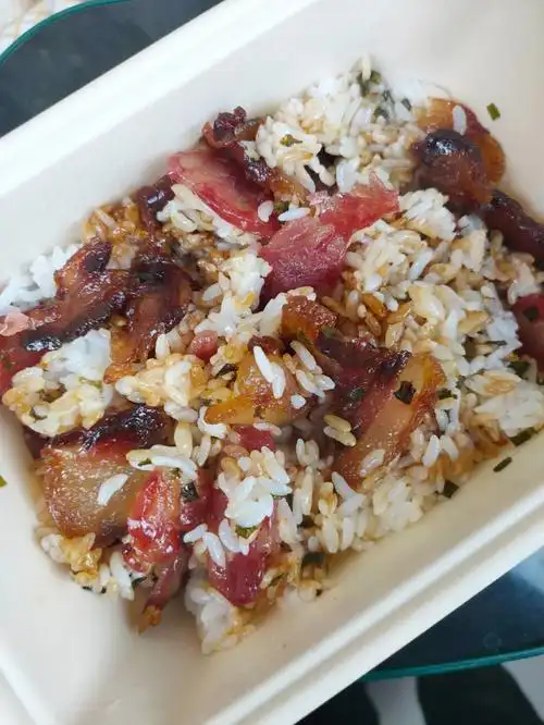 不行了家人们[流泪]这腊肉饭真的有妈妈的味