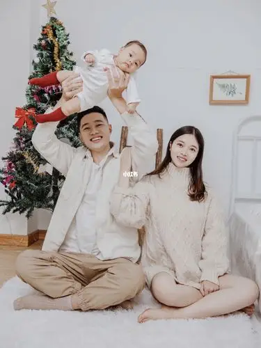 小月龄亲子百天照一家三口第一张全家福