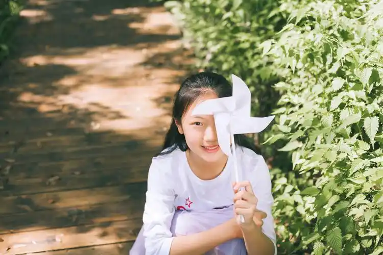 青春洋溢的13岁女孩