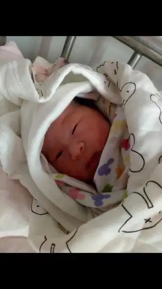 去年的今天小可爱出生了,#记录宝宝成长的每一天 #愿宝 - 抖音