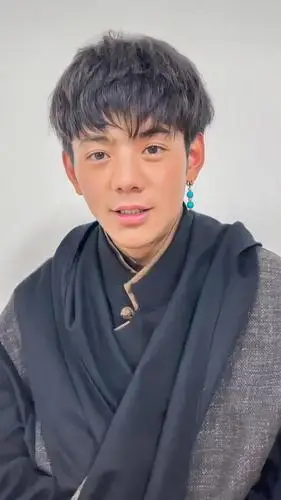 丁真耳朵怎么那么大