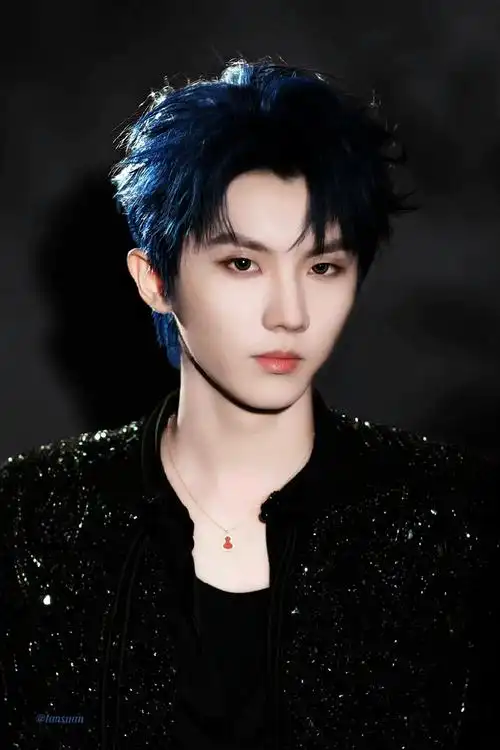 马嘉祺楼非楼演唱会##时代少年团渐染韶华写真