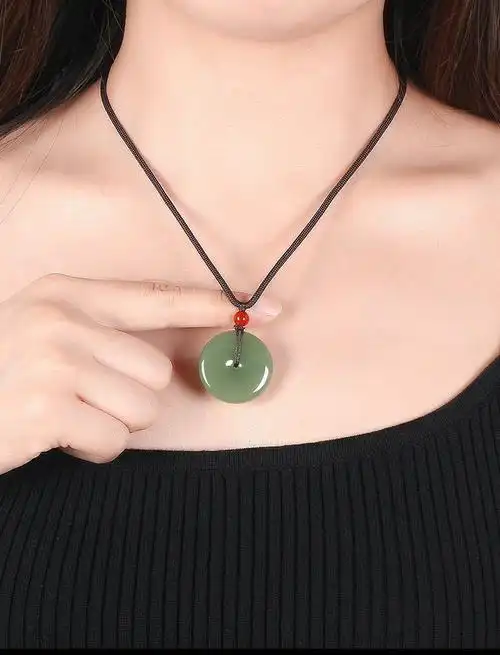 上市时间:2022年春季图案造型:平安扣镶嵌材质:其他证书:其他适用人群