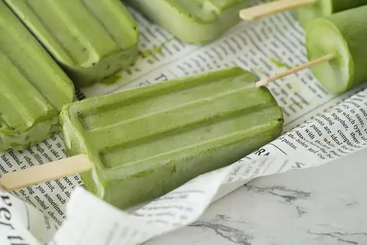 最近新做的抹茶蜜豆脆皮雪糕(含做法)