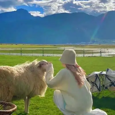 高级感背影头像女 超火的超好看背影头像女_女生头像_头像屋
