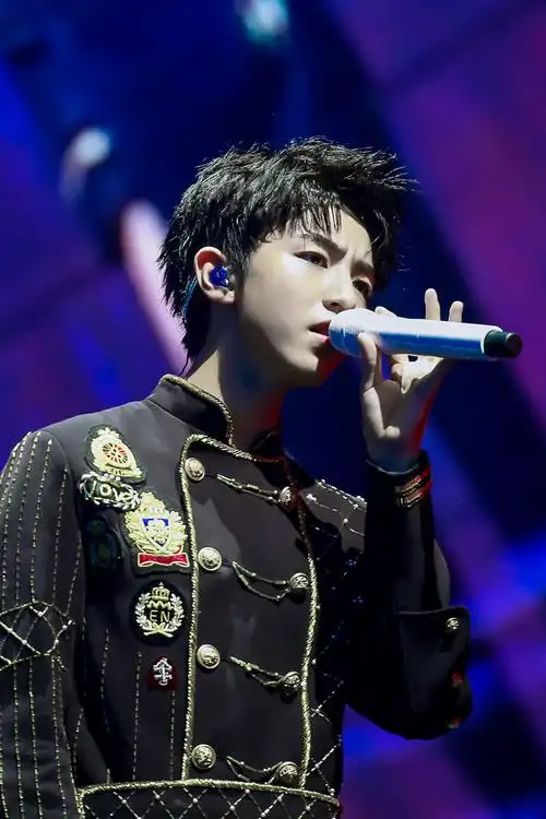 11 tfboys南京四周年演唱会 图源cr.logo