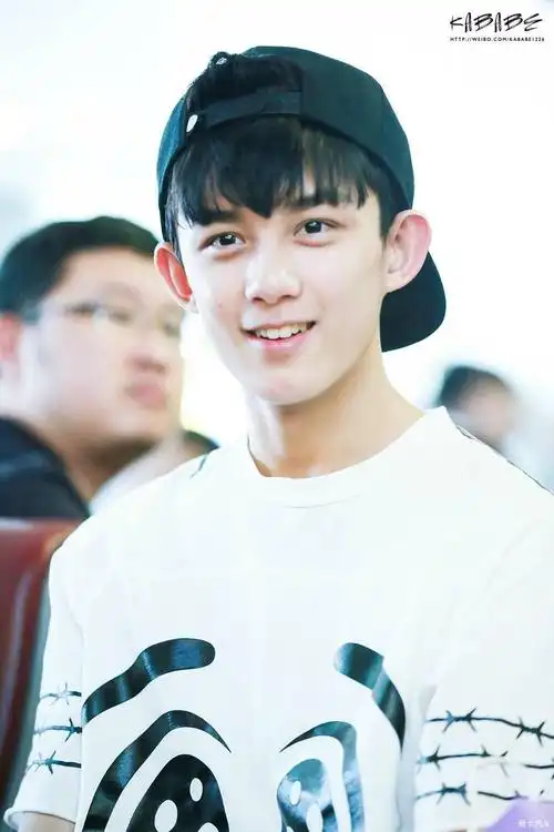 吴磊这孩子从小好看到大