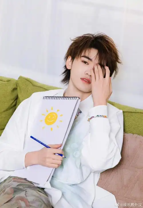 宋亚轩春日限定版##宋亚轩满载春天的照片