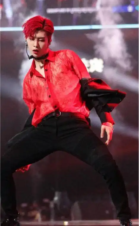 练习生们性感顶胯范丞丞潇洒陈立农个性但他却很撩人