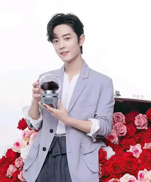 新鲜的肖战,玫瑰少年,矜贵又浪漫