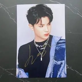 黄明昊周边同款justin亲笔签名照保真同款周边写真粉丝后援礼物