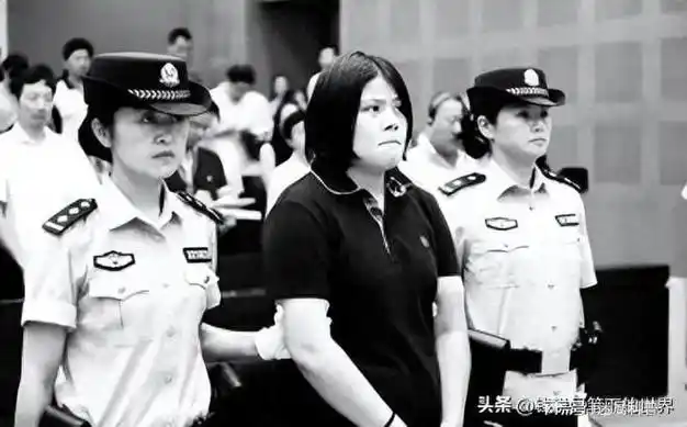 青海小苏丽:3岁被针线缝嘴,5岁被虐死,7年后又遭生母掘坟