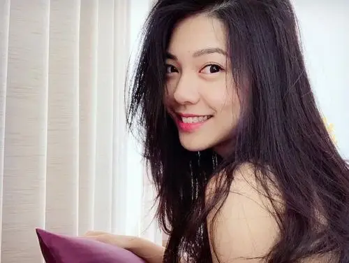 比思聪壕,比彦祖帅的顶级富二代恋情公开,灰姑娘的梦成真了!