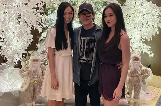 李连杰和利智颜值那么高为什么两女儿不像他俩难道有隐情