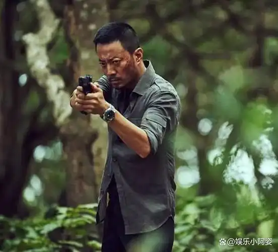 油头粉面不要尬演硬汉这几位男星告诉你什么才是铮铮铁骨