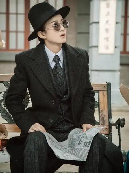 女扮男装,景甜养眼,赵丽颖霸气,范冰冰气场强大竟被她碾压