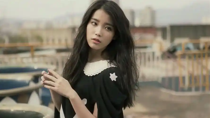 tu知恩壁纸79抱图点赞留名 - iu李知恩 - zeze!啧啧