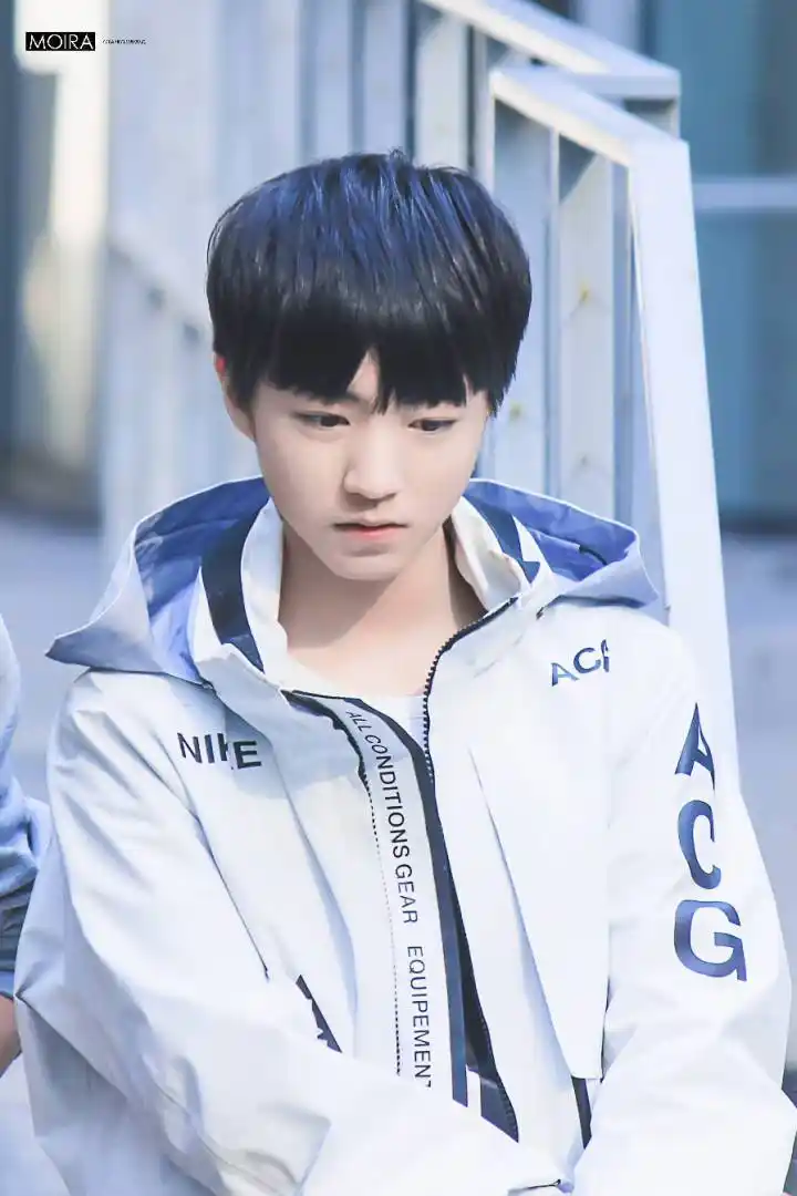 tfboys 新闻4月23日是王俊凯饰演电视剧《超少年密码》的夏常安的生日