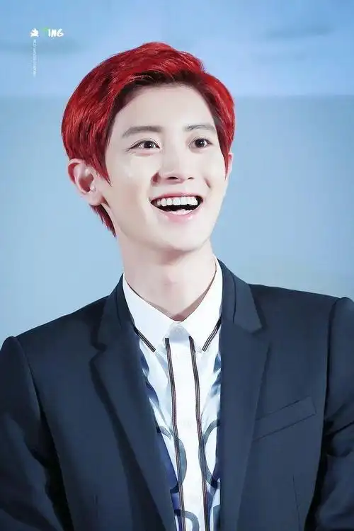 这是一个越往下拉笑容越大的朴灿烈笑容楼