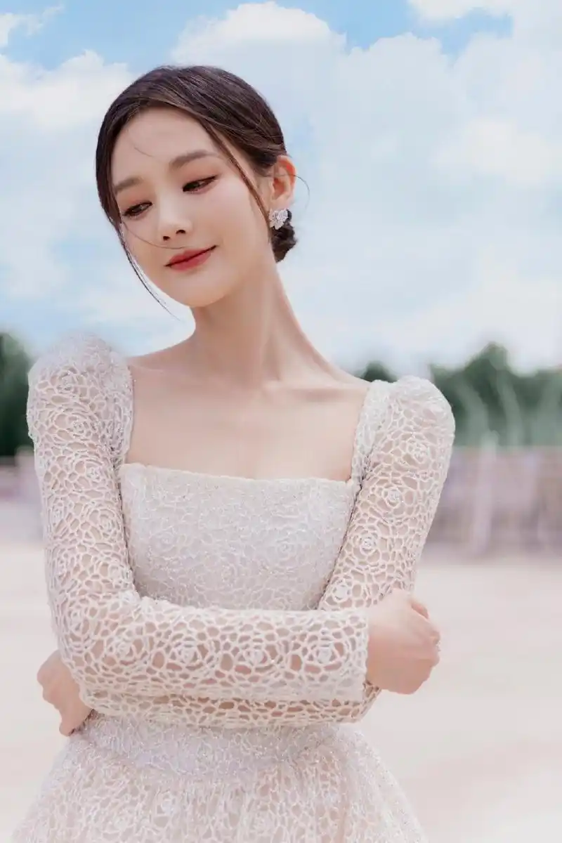 李一桐高清壁纸头像(十八)[爱你]