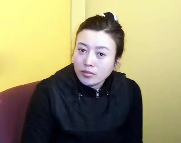 64岁丁嘉丽现状:满脸沧桑,不修边幅,年轻没管好下半身_腾讯新闻