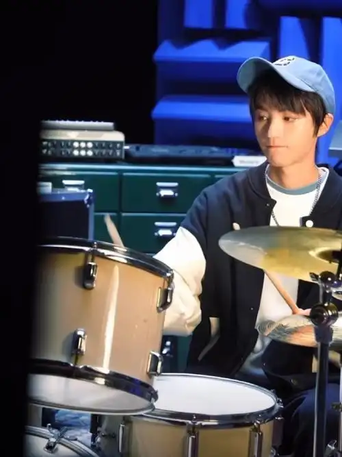 champion大中华区品牌代言人王俊凯##champion冠军王俊凯