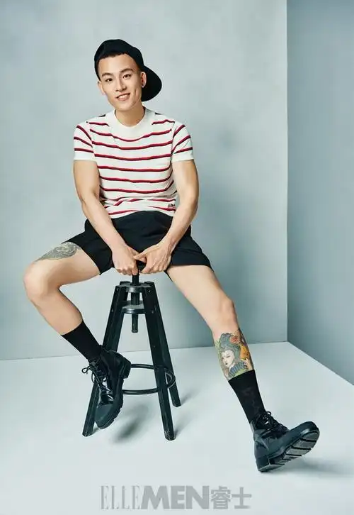 欧豪时尚大片身形矫健 硬派鲜肉散发荷尔蒙