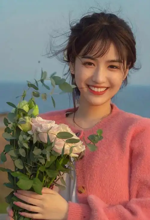 很喜欢这种笑起来很明媚的女生想要这种图