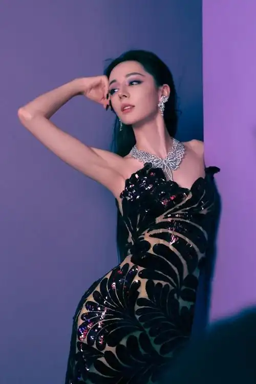 迪丽热巴三层珍珠项链##迪丽热巴蝴蝶vs繁花